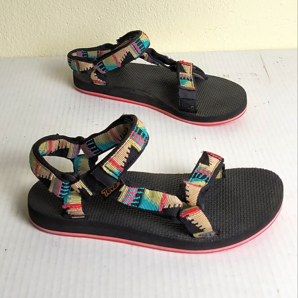 Teva Universal STRAPPY SANDAL Size 6 Multi Ethnic Bohemian Outdoor Casual